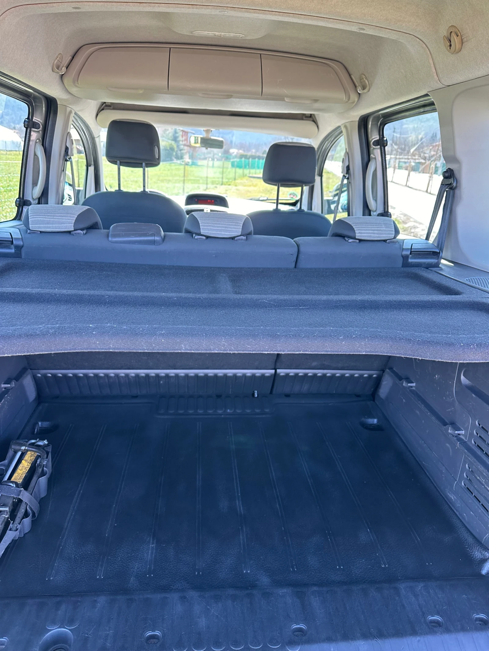 Renault Kangoo 1.5 DCI, снимка 12 - Автомобили и джипове - 53818085