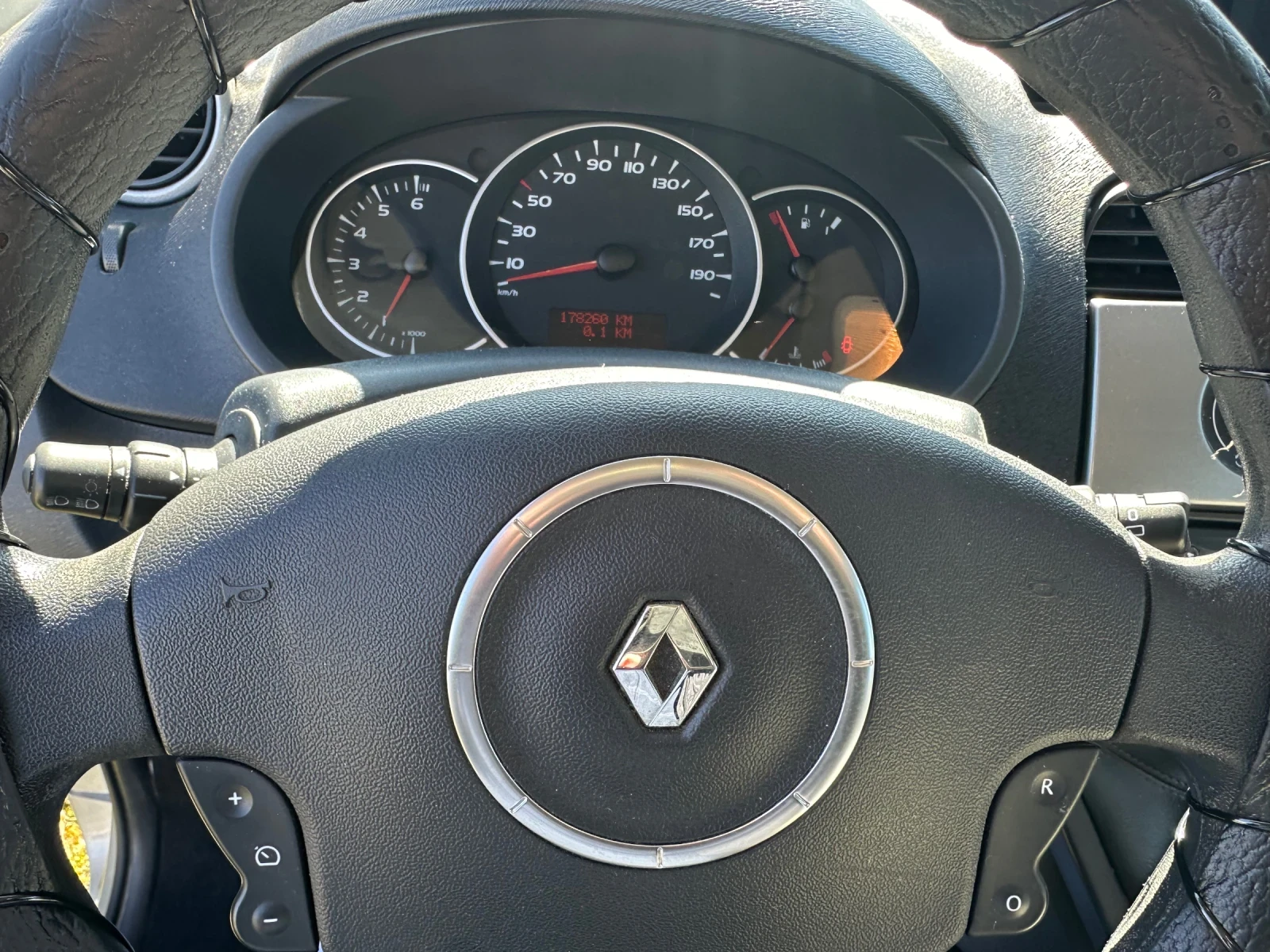 Renault Kangoo 1.5 DCI, снимка 9 - Автомобили и джипове - 53818085