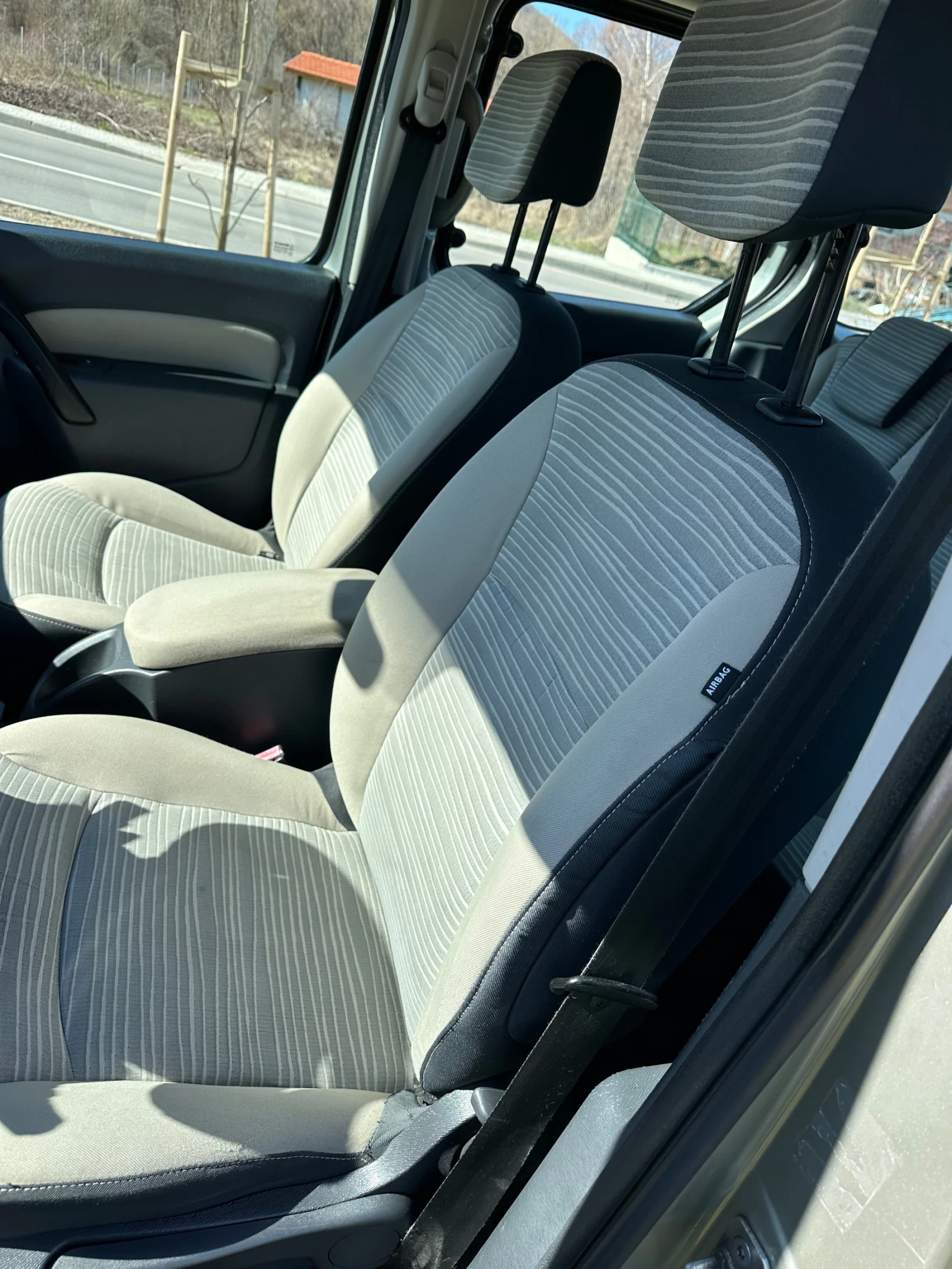 Renault Kangoo 1.5 DCI, снимка 8 - Автомобили и джипове - 53818085