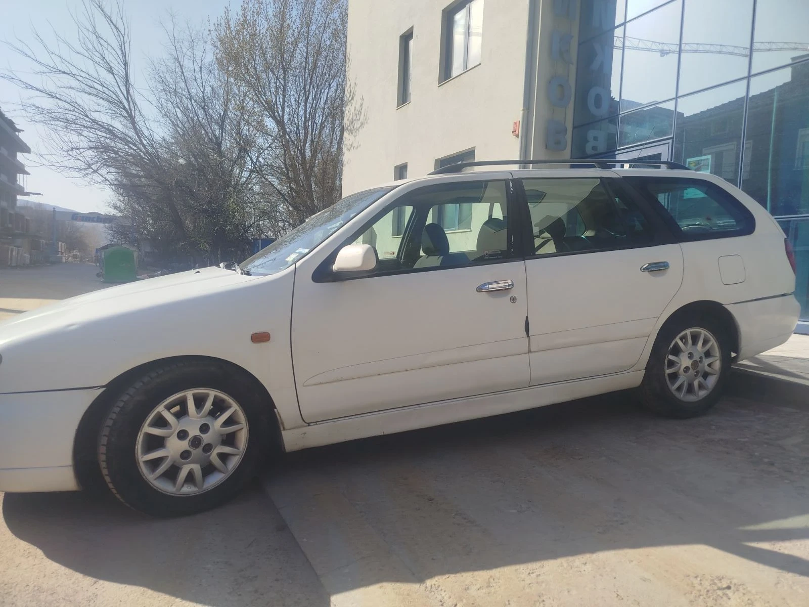 Nissan Primera, снимка 4 - Автомобили и джипове - 53840332