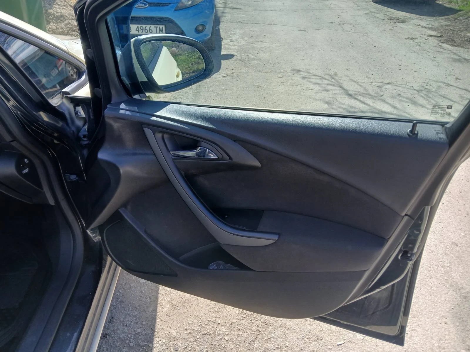 Opel Astra 1.6 cdti, снимка 12 - Автомобили и джипове - 53849312