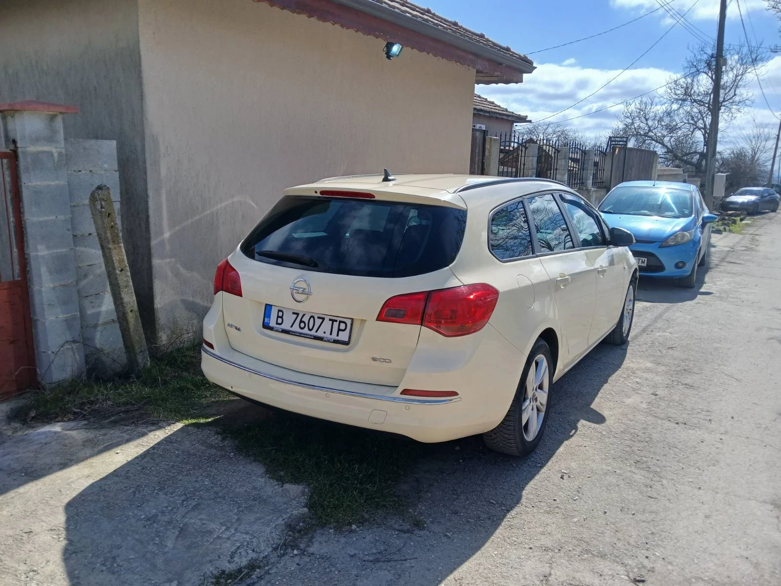 Opel Astra 1.6 cdti, снимка 2 - Автомобили и джипове - 53849312