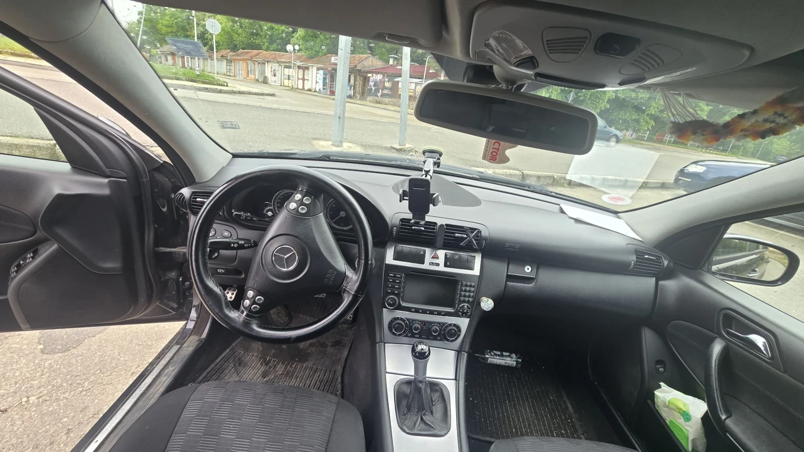 Mercedes-Benz C 180 Kompresor, снимка 6 - Автомобили и джипове - 54034193
