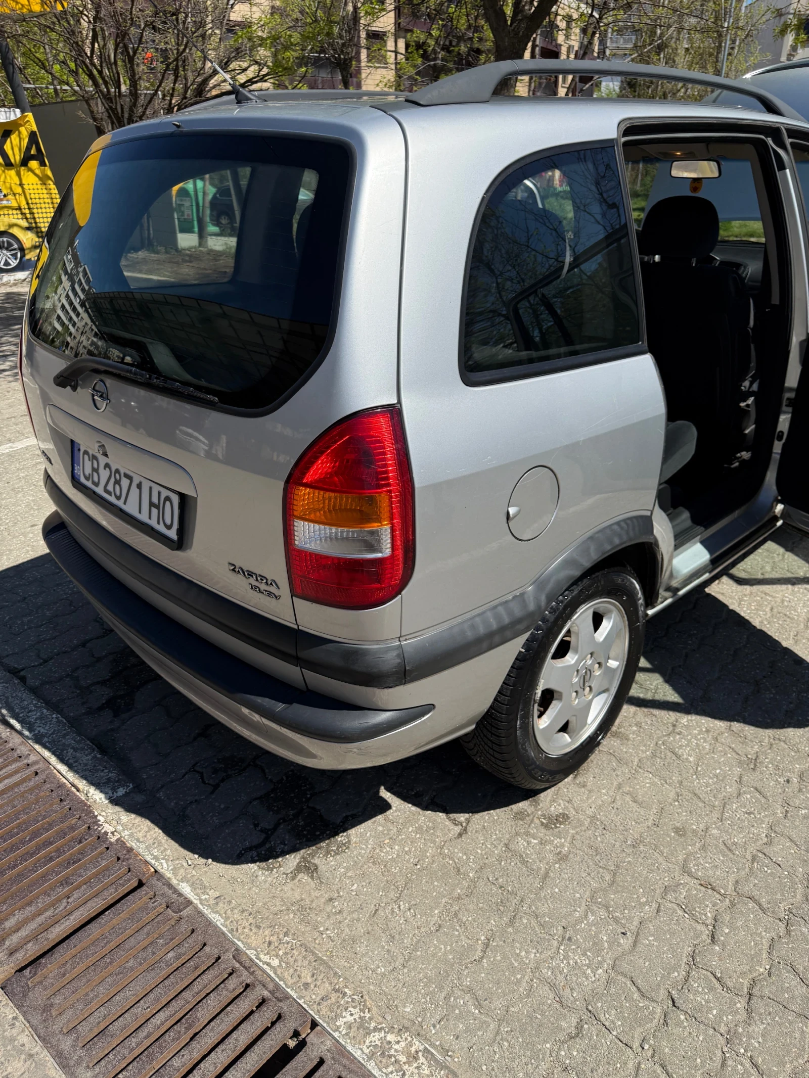 Opel Zafira, снимка 10 - Автомобили и джипове - 54335290