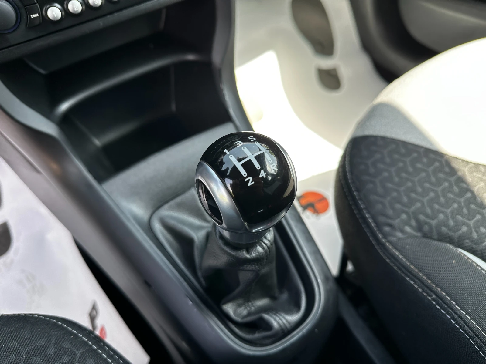 Citroen DS3 1.2i 82 к.с., снимка 12 - Автомобили и джипове - 54746953