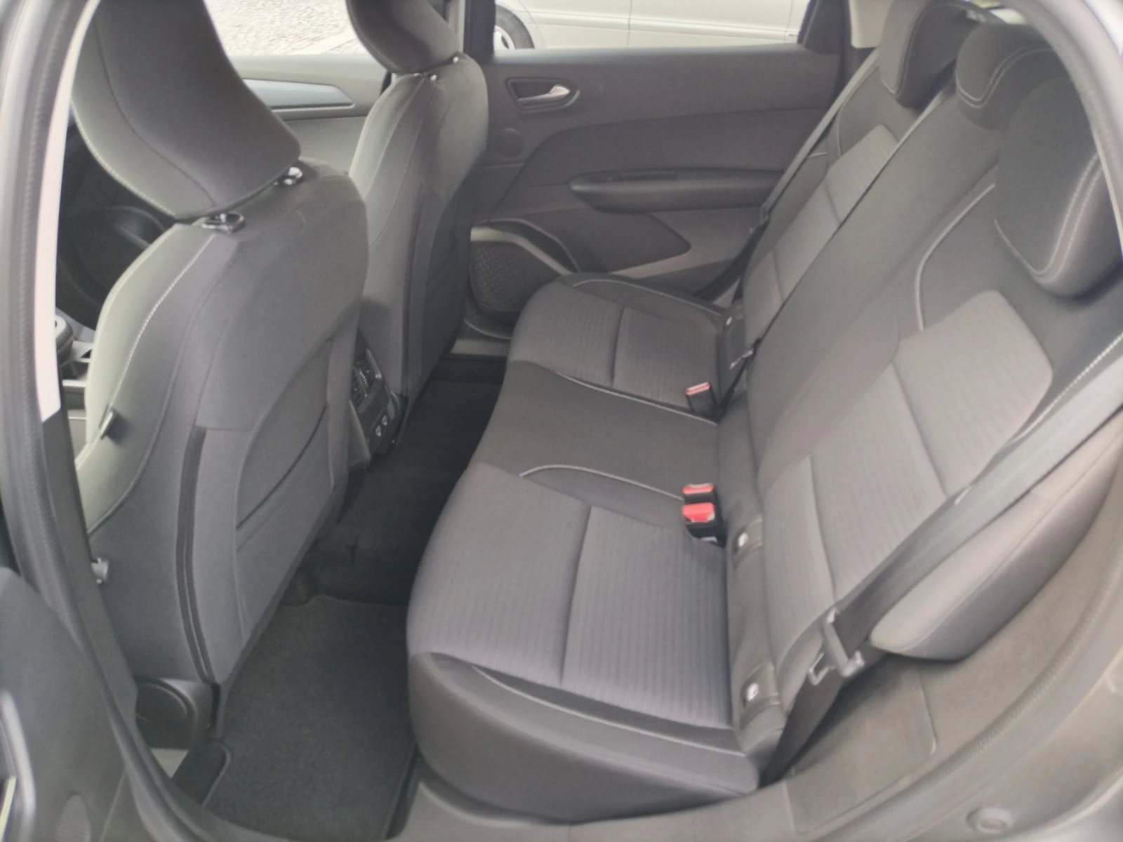 Renault Arkana 1.3Tce/140К.с./ZEN, снимка 15 - Автомобили и джипове - 54766511