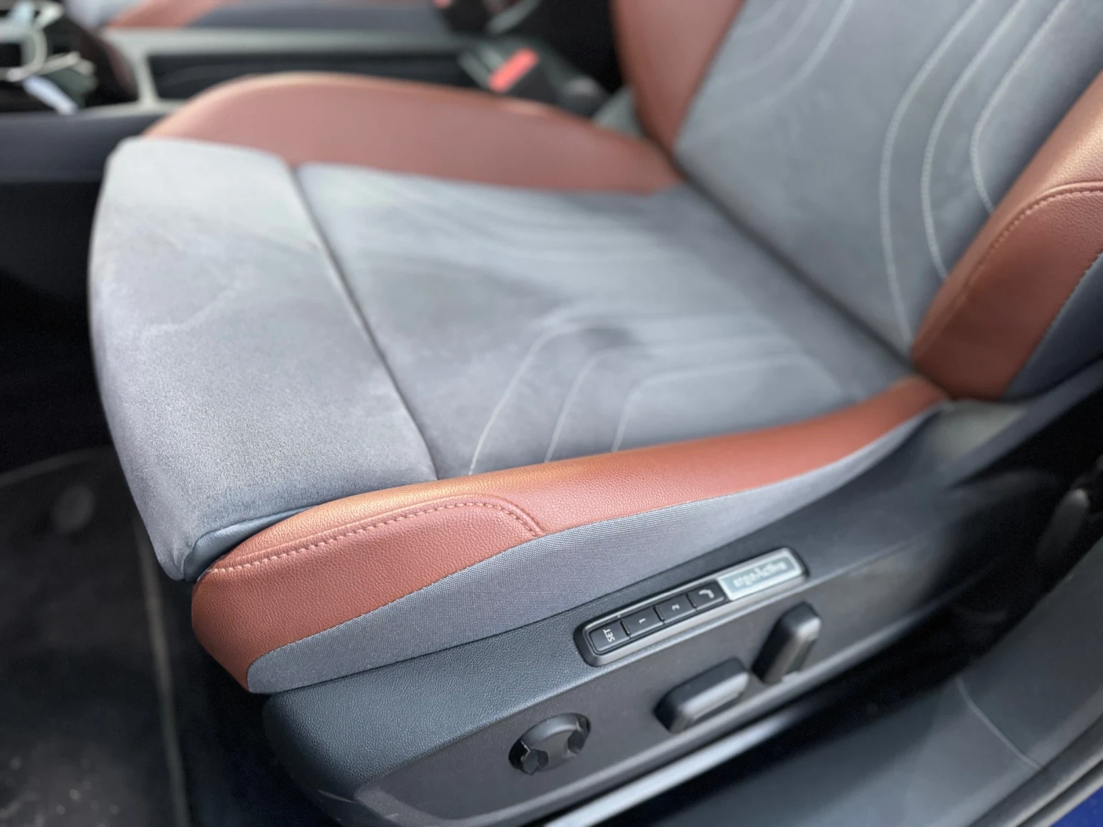VW ID.4 1ST* 90%SOH* IQ light* 360* Панорама* Full, снимка 14 - Автомобили и джипове - 54830370