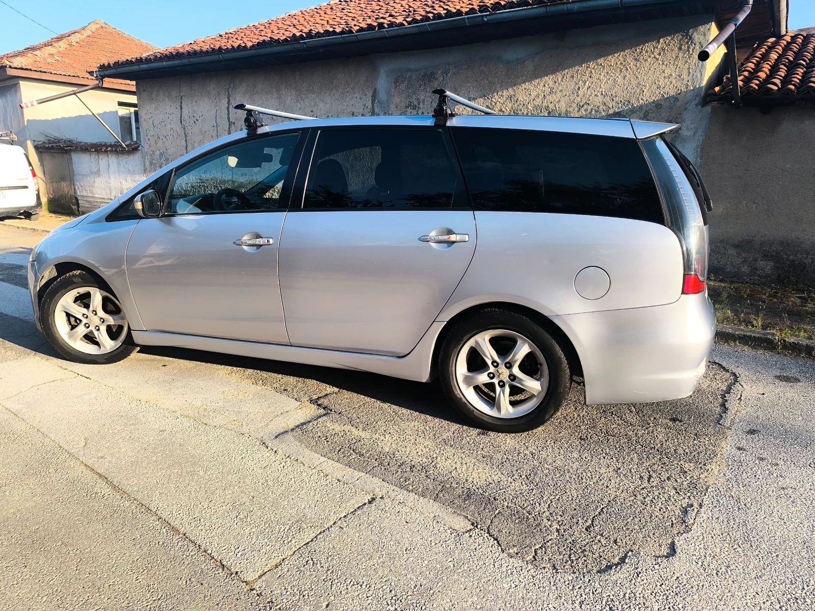 Mitsubishi Grandis 2.4 Automat, снимка 2 - Автомобили и джипове - 54839060