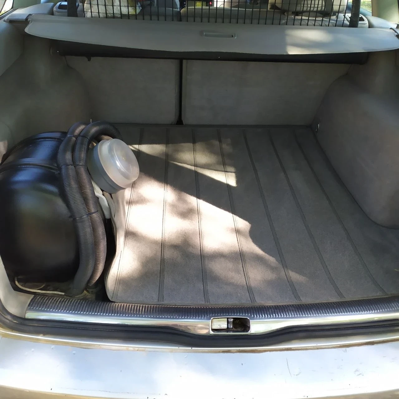 VW Passat 1.6 i, снимка 6 - Автомобили и джипове - 54848558