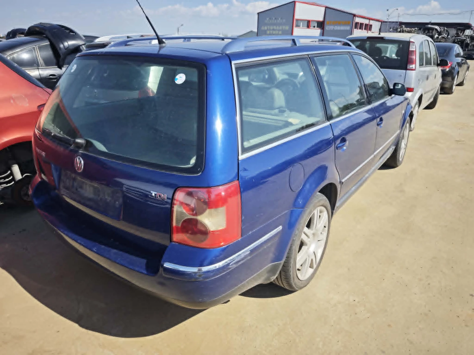 VW Passat 1.9 TDI, снимка 3 - Автомобили и джипове - 55095866