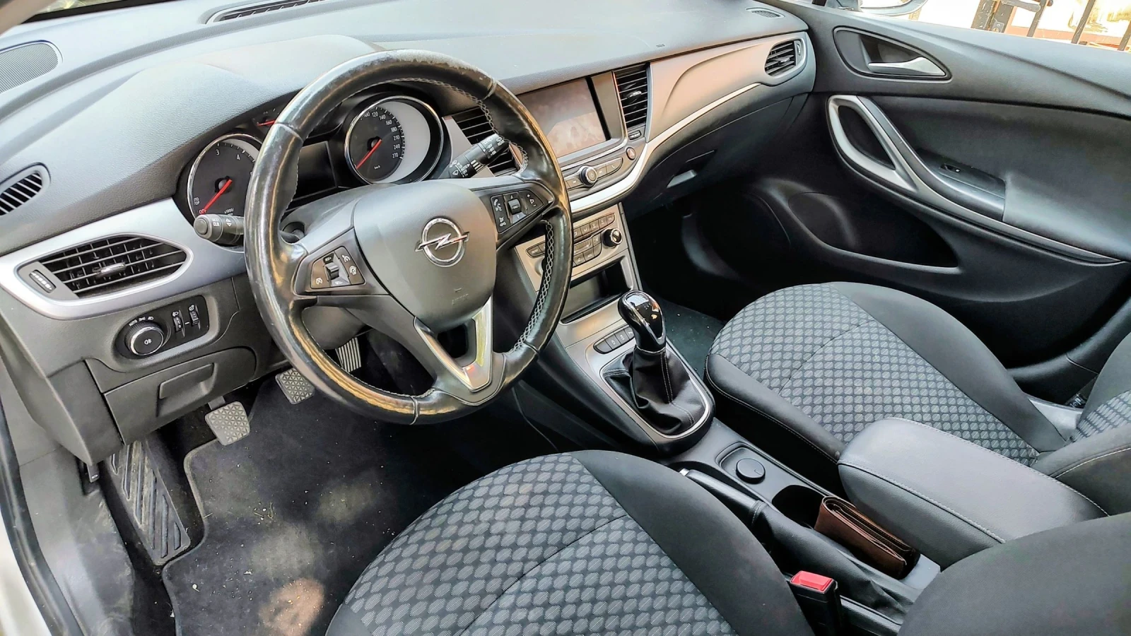 Opel Astra 1.5 CDTI Sports Tourer Edition Restyling , снимка 7 - Автомобили и джипове - 55119711