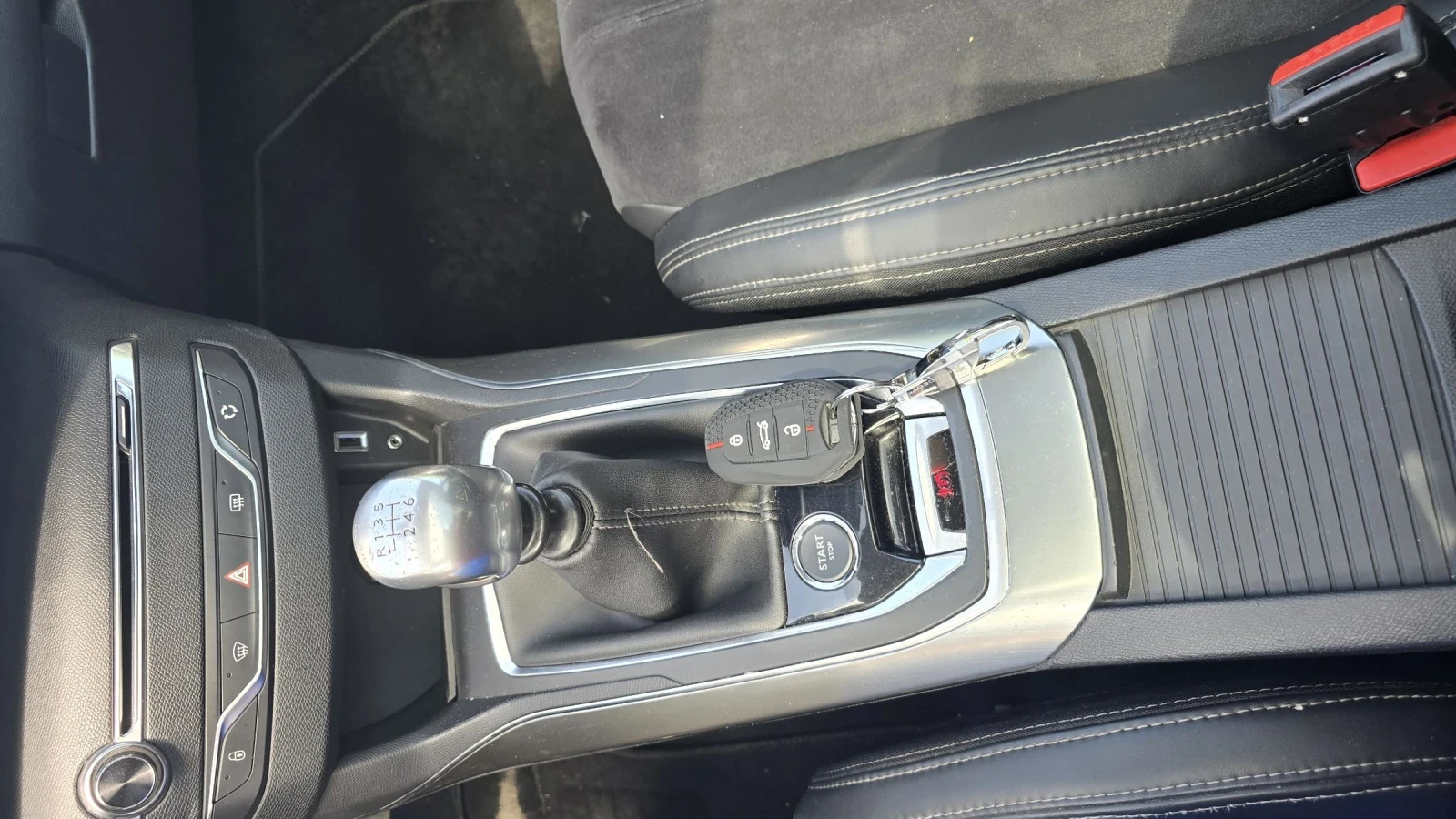 Peugeot 308 1.6 HDI 115 HP, снимка 9 - Автомобили и джипове - 55153250