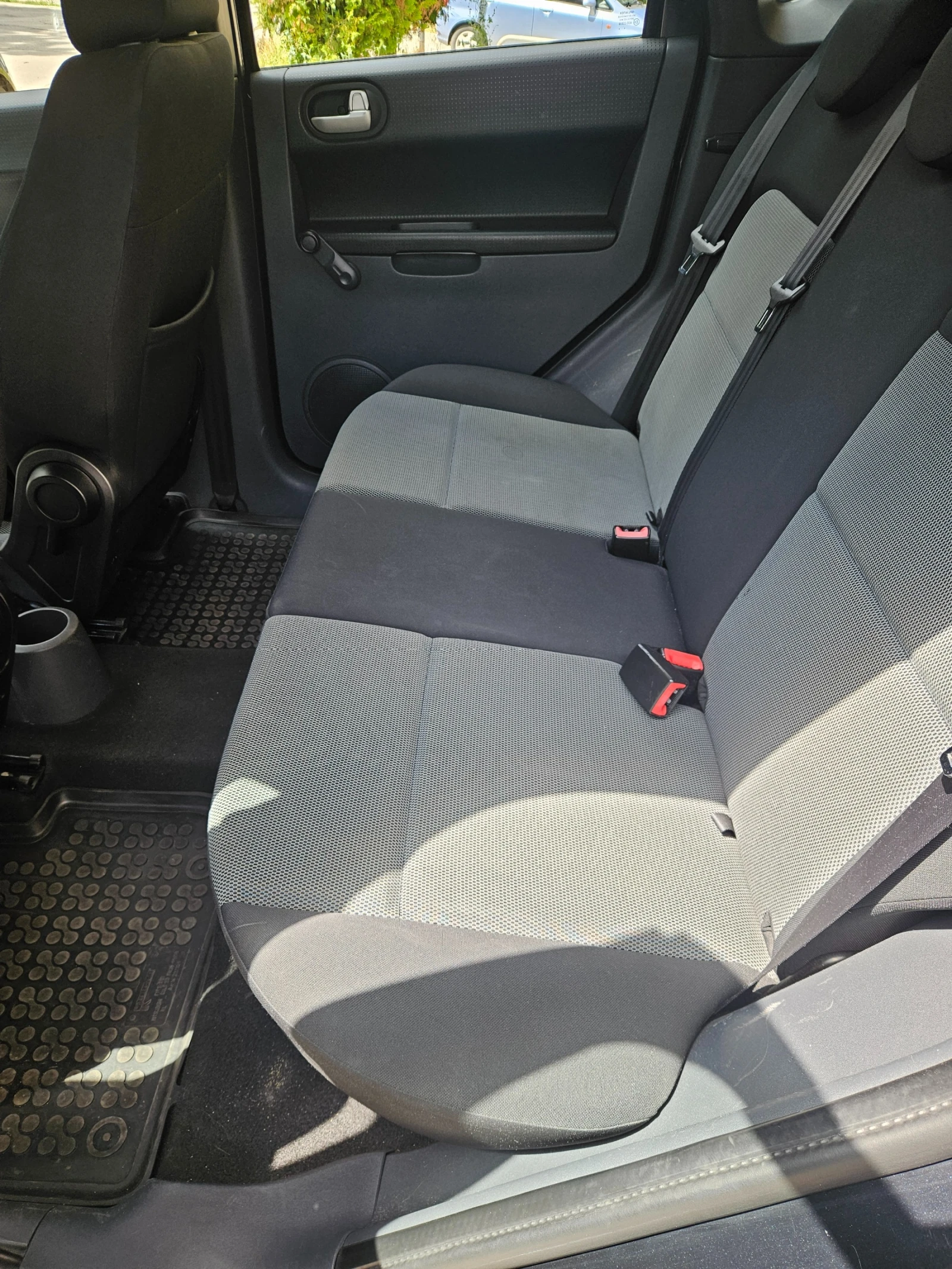 Mitsubishi Colt 1.3i FACELIFT, снимка 11 - Автомобили и джипове - 55428708