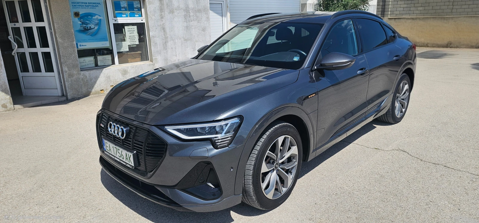 Audi E-Tron Q8 S line, за маняци!, снимка 8 - Автомобили и джипове - 55631573