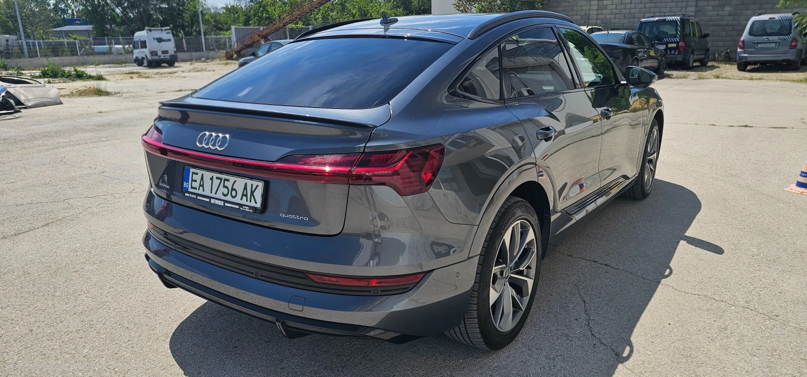 Audi E-Tron Q8 S line, за маняци!, снимка 4 - Автомобили и джипове - 55631573
