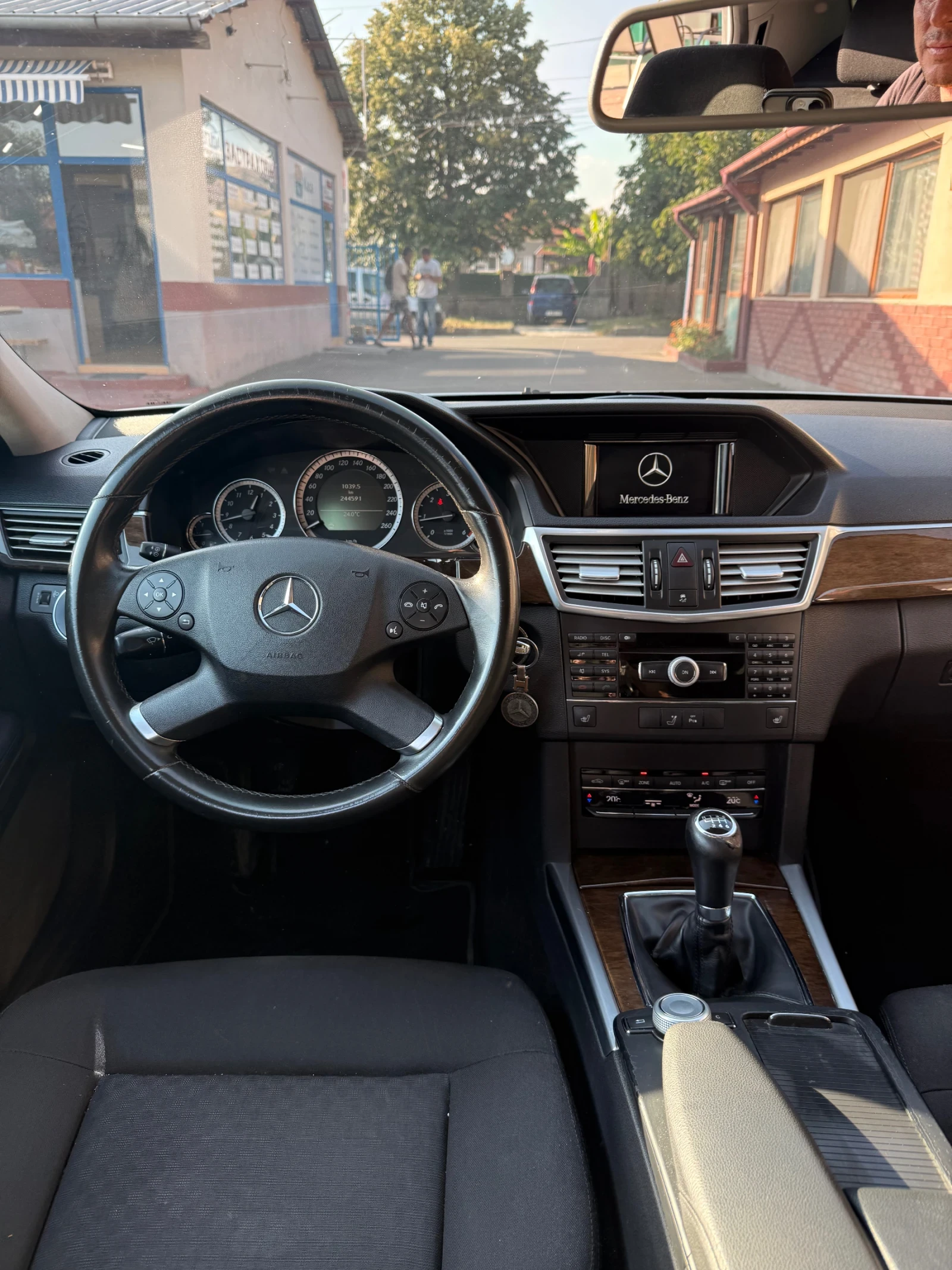 Mercedes-Benz E 250 2.2cdi, снимка 7 - Автомобили и джипове - 55939203