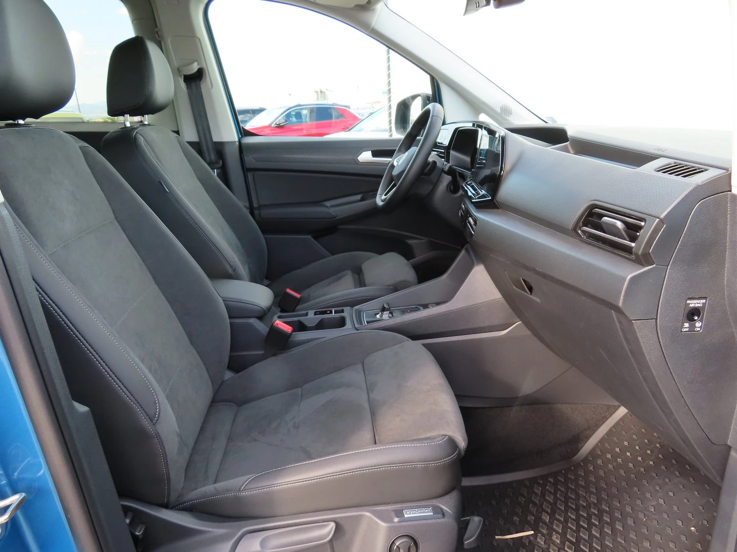 VW Caddy, снимка 6 - Автомобили и джипове - 56420374
