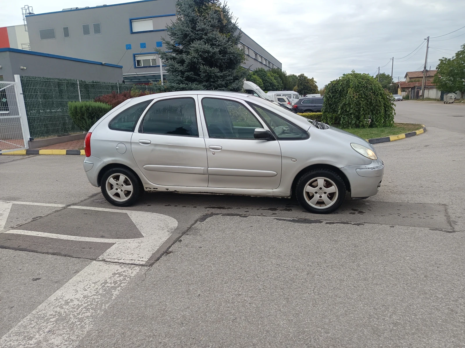 Citroen Xsara picasso 1.6i автоматик, снимка 2 - Автомобили и джипове - 56111595