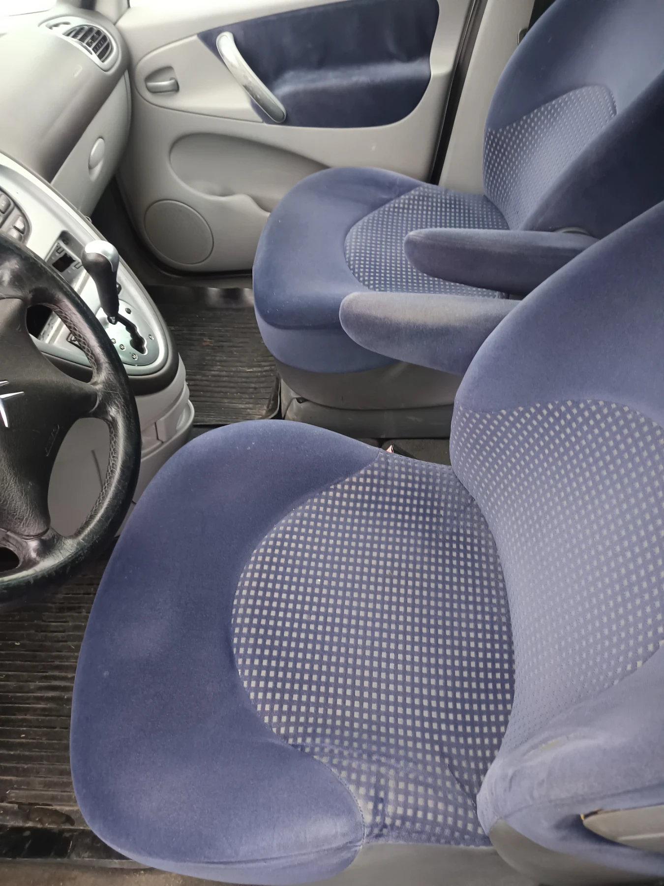 Citroen Xsara picasso 1.6i автоматик, снимка 9 - Автомобили и джипове - 56111595