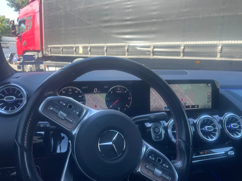 Mercedes-Benz GLA 200 AMG Line, снимка 4 - Автомобили и джипове - 52634480