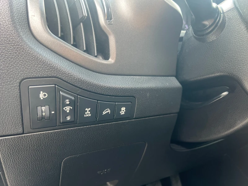 Kia Sportage 2.0 136 4х4 панорама, снимка 14 - Автомобили и джипове - 52453850
