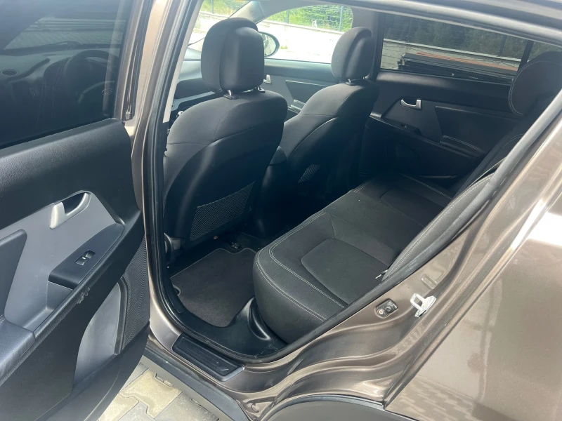 Kia Sportage 2.0 136 4х4 панорама, снимка 10 - Автомобили и джипове - 52453850