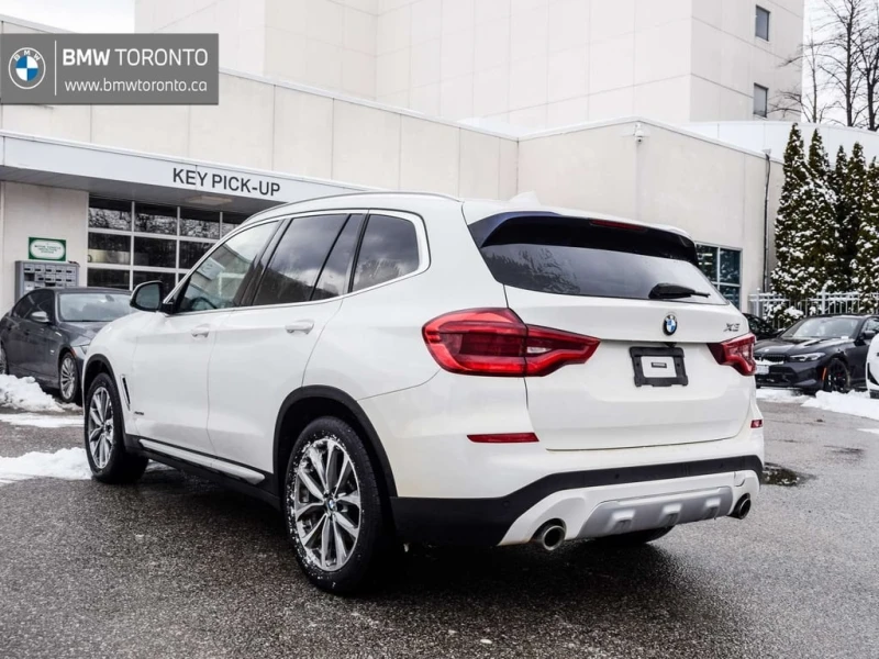 BMW X3 xDrive30i Pano Roof / CarPlay / Comfort Access, снимка 4 - Автомобили и джипове - 53201822