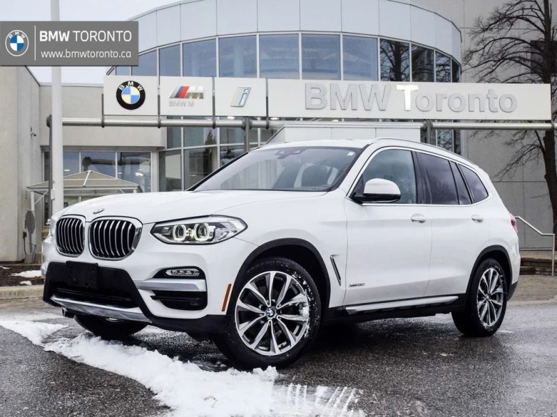 BMW X3 xDrive30i Pano Roof / CarPlay / Comfort Access