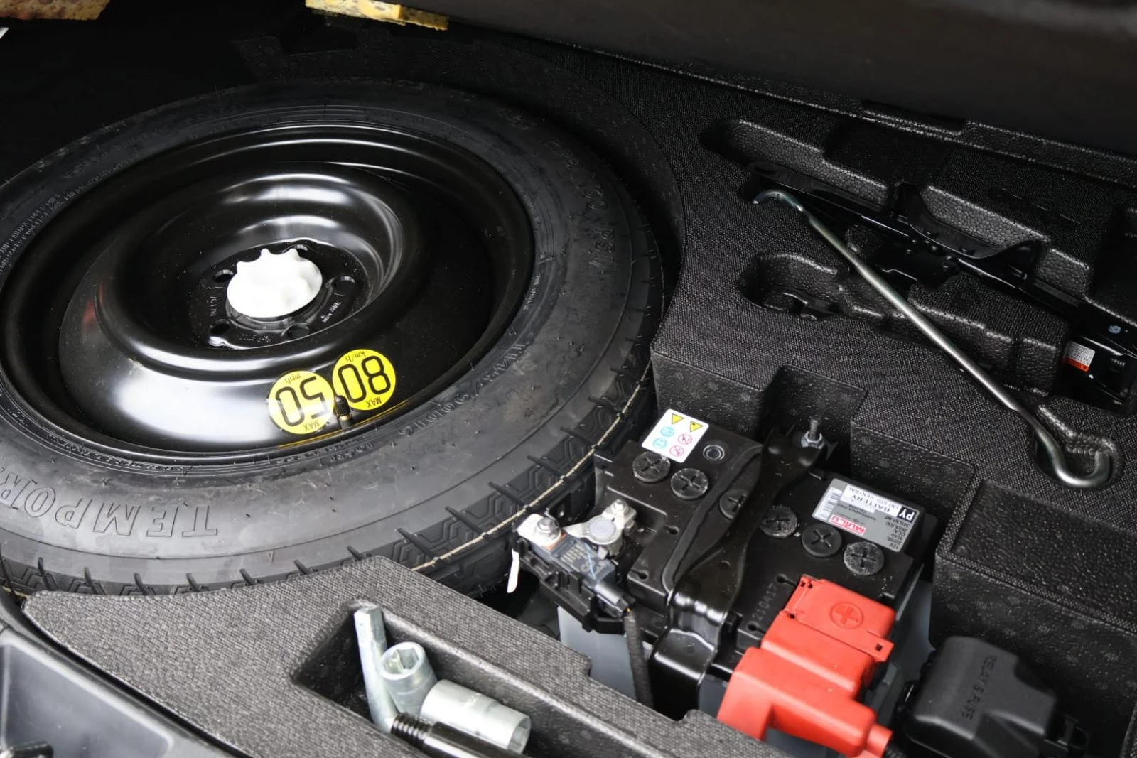 Toyota C-HR 2.0 HEV GR SPORT, снимка 15 - Автомобили и джипове - 53516219