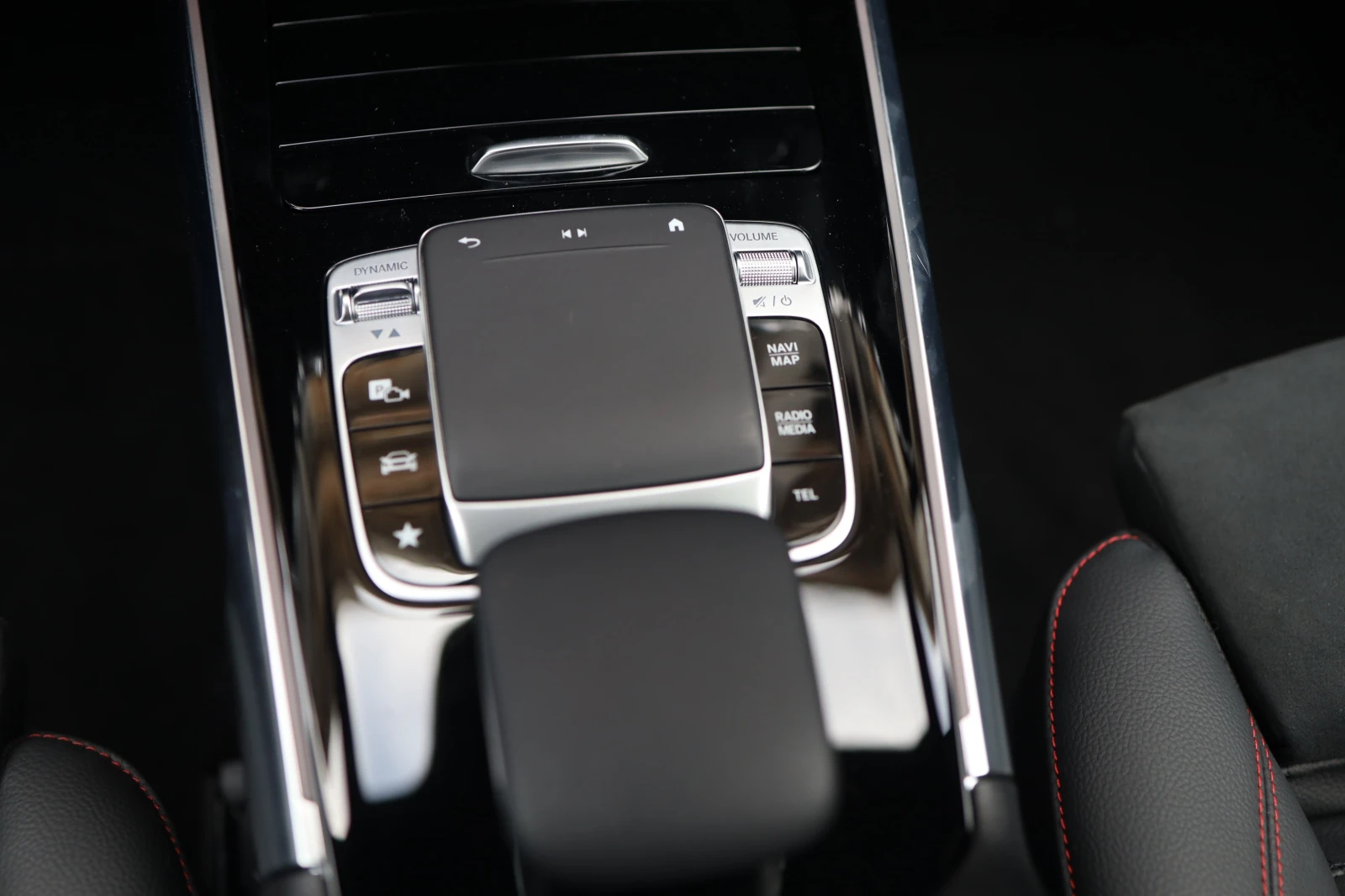 Mercedes-Benz GLB 250 AMG 4Matic Multibeam KeyGO 360 HuD Assist SzH , снимка 15 - Автомобили и джипове - 53734427