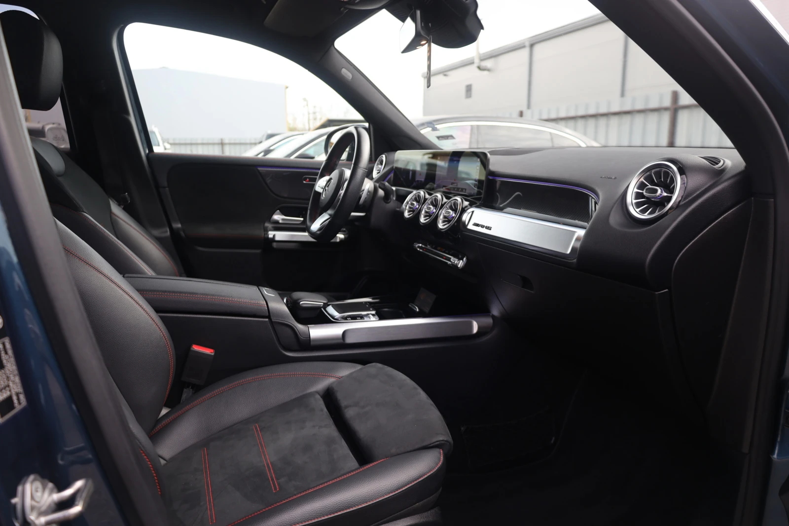 Mercedes-Benz GLB 250 AMG 4Matic Multibeam KeyGO 360 HuD Assist SzH , снимка 7 - Автомобили и джипове - 53734427