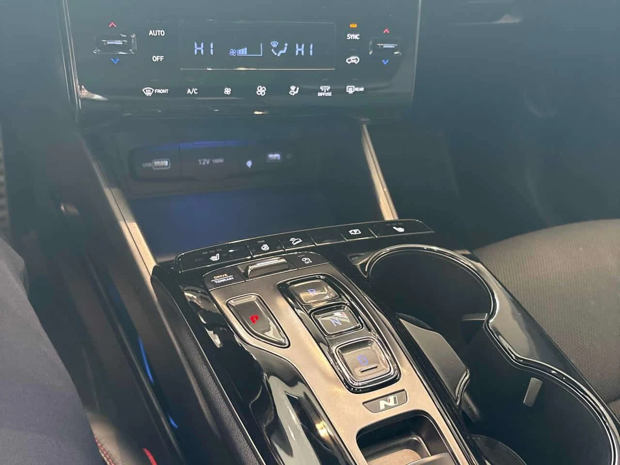 Hyundai Tucson  N Line /CARFAX/Кожа/Подгрев/Панорама/2 Ключа, снимка 7 - Автомобили и джипове - 53832033