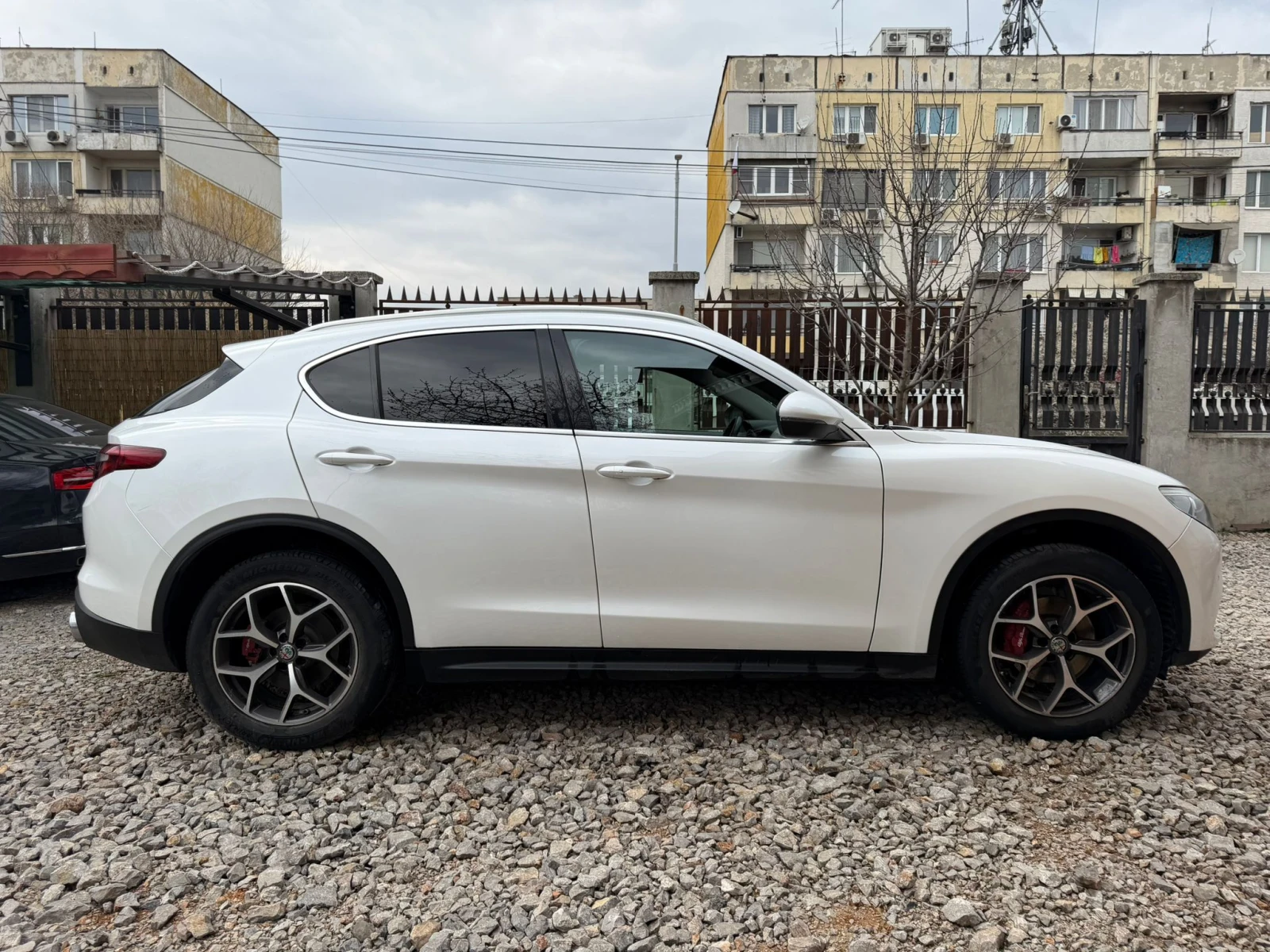 Alfa Romeo Stelvio Q4 2.0T, снимка 6 - Автомобили и джипове - 53967776