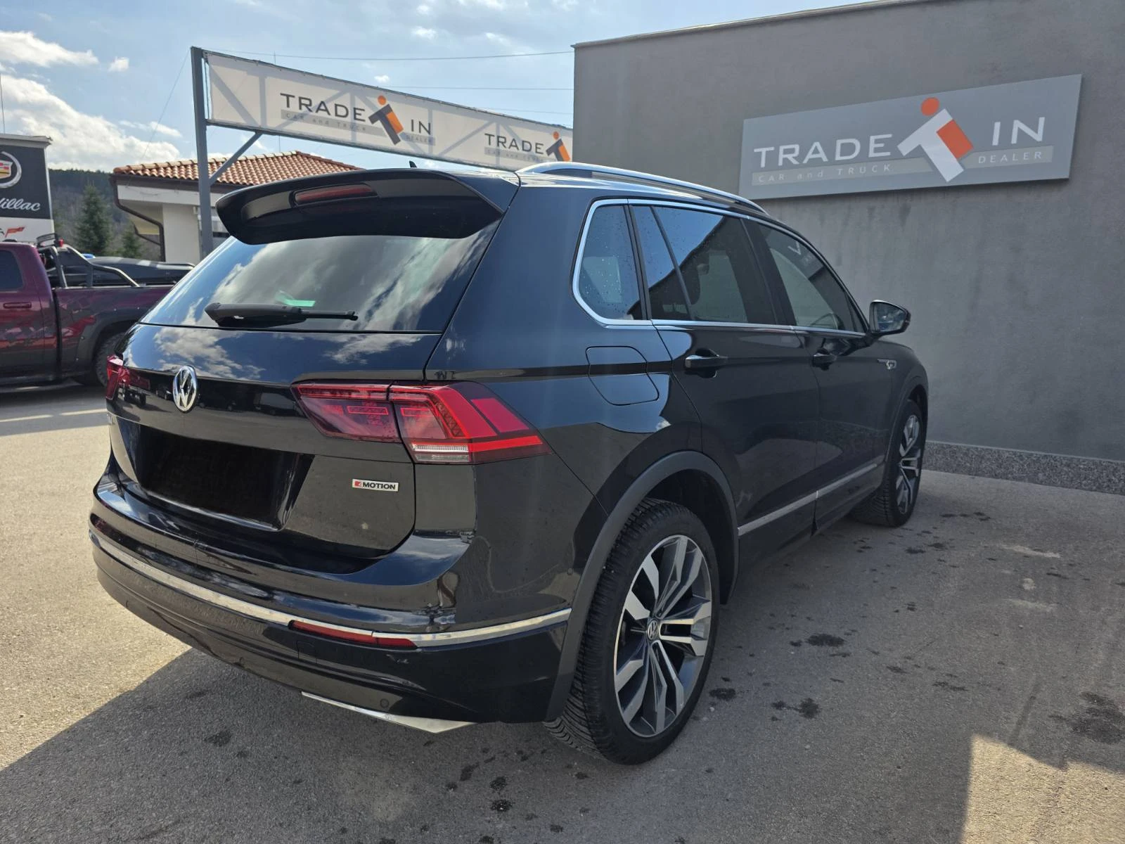 VW Tiguan 2.0 BiTDI 4MOTION DSG R-LINE, снимка 4 - Автомобили и джипове - 54131938