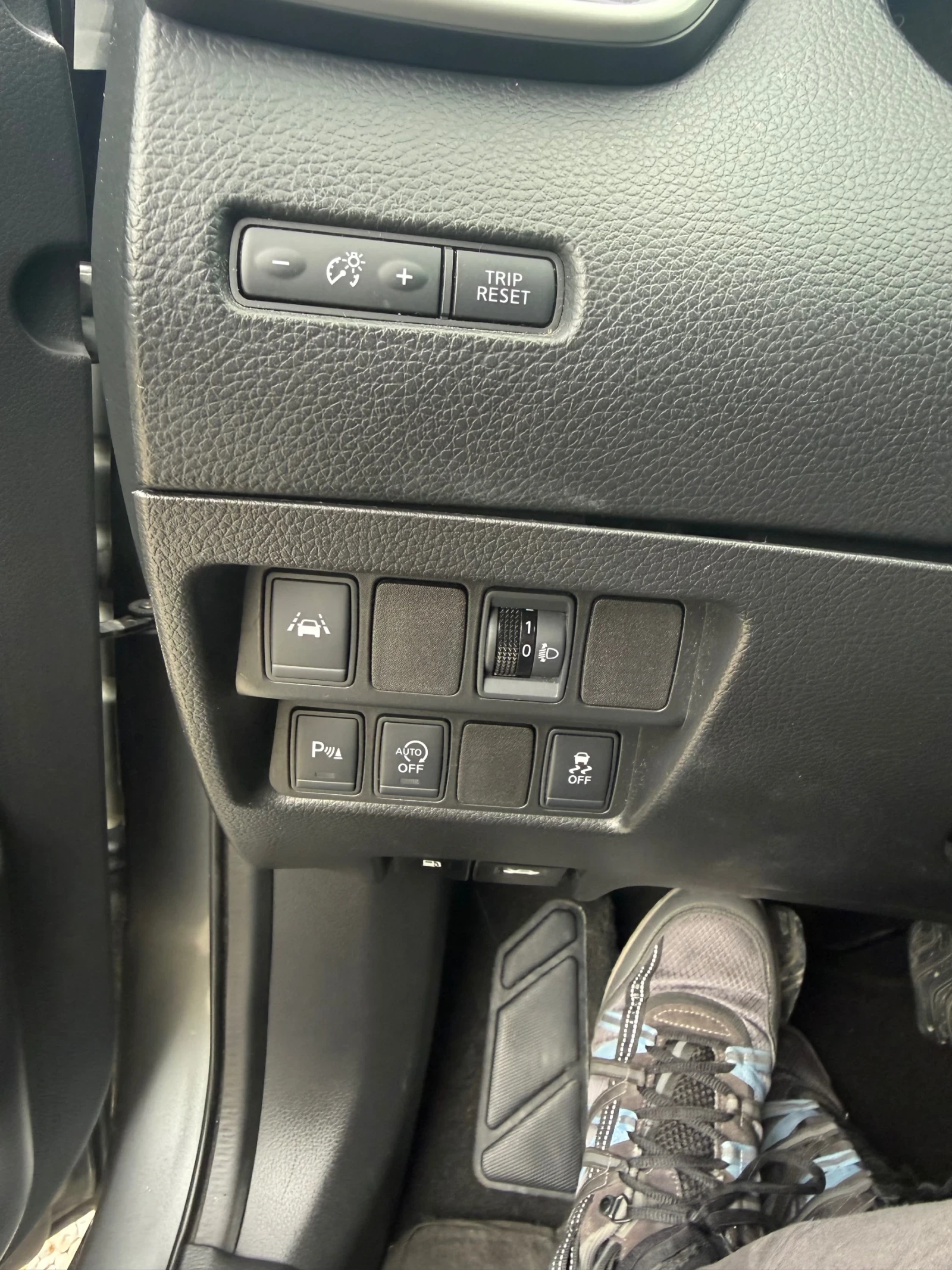 Nissan Qashqai 1.5 DCI, снимка 10 - Автомобили и джипове - 54269201