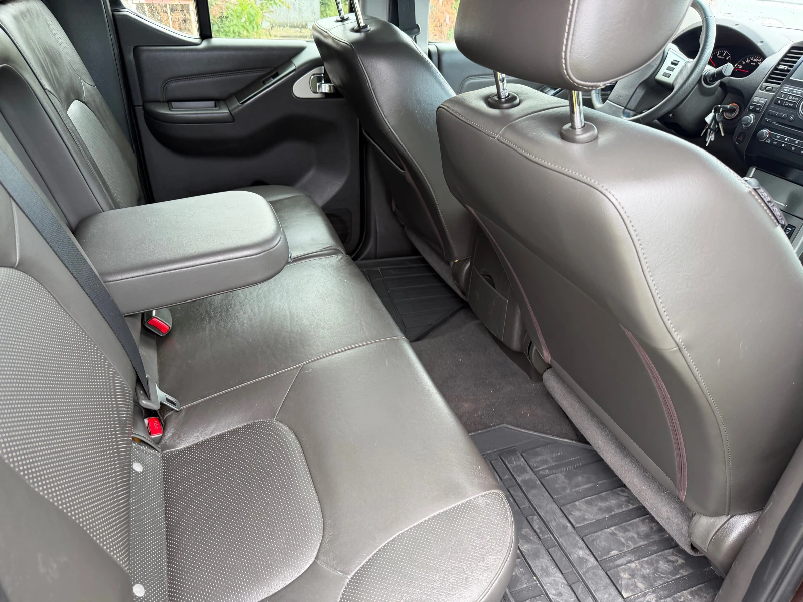 Nissan Navara 3.0 V6 TOP, снимка 9 - Автомобили и джипове - 54628123