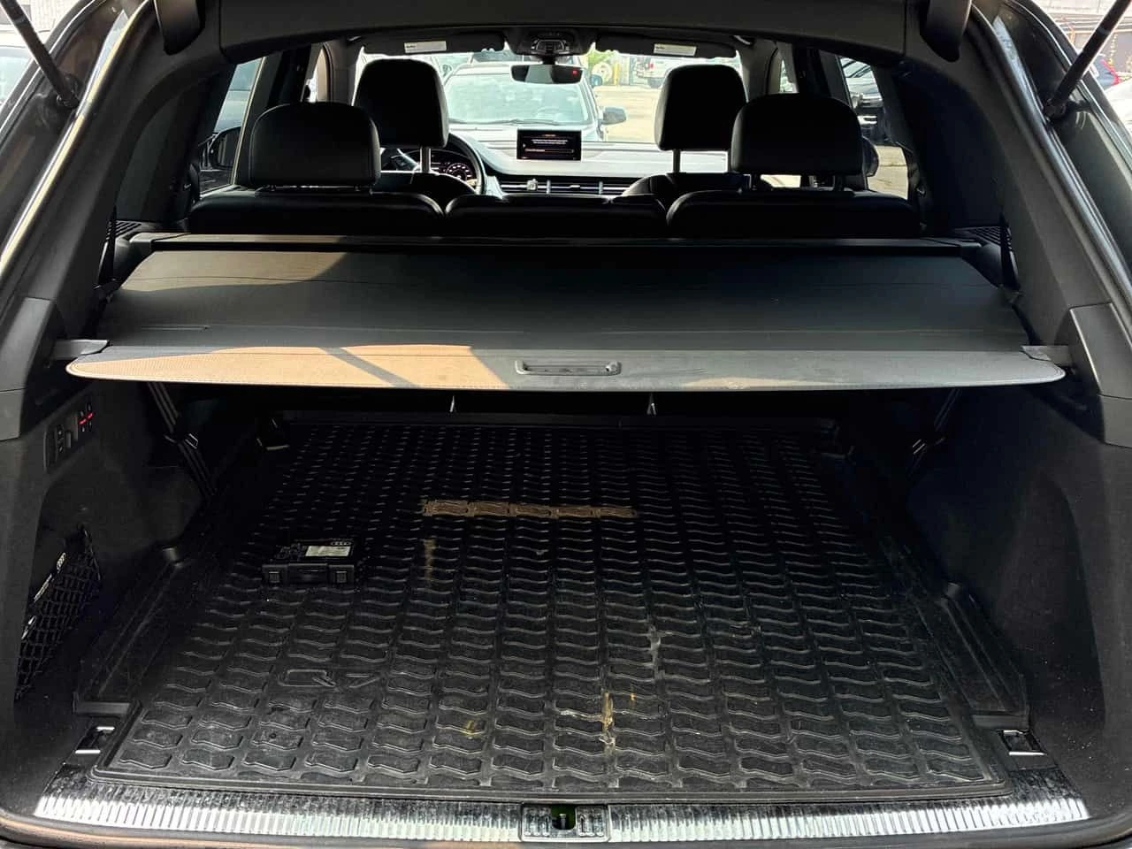 Audi Q7 * Technik * CARFAX * ОПЦИЯ ЗА ФИНАНСИРАНЕ , снимка 13 - Автомобили и джипове - 55335585