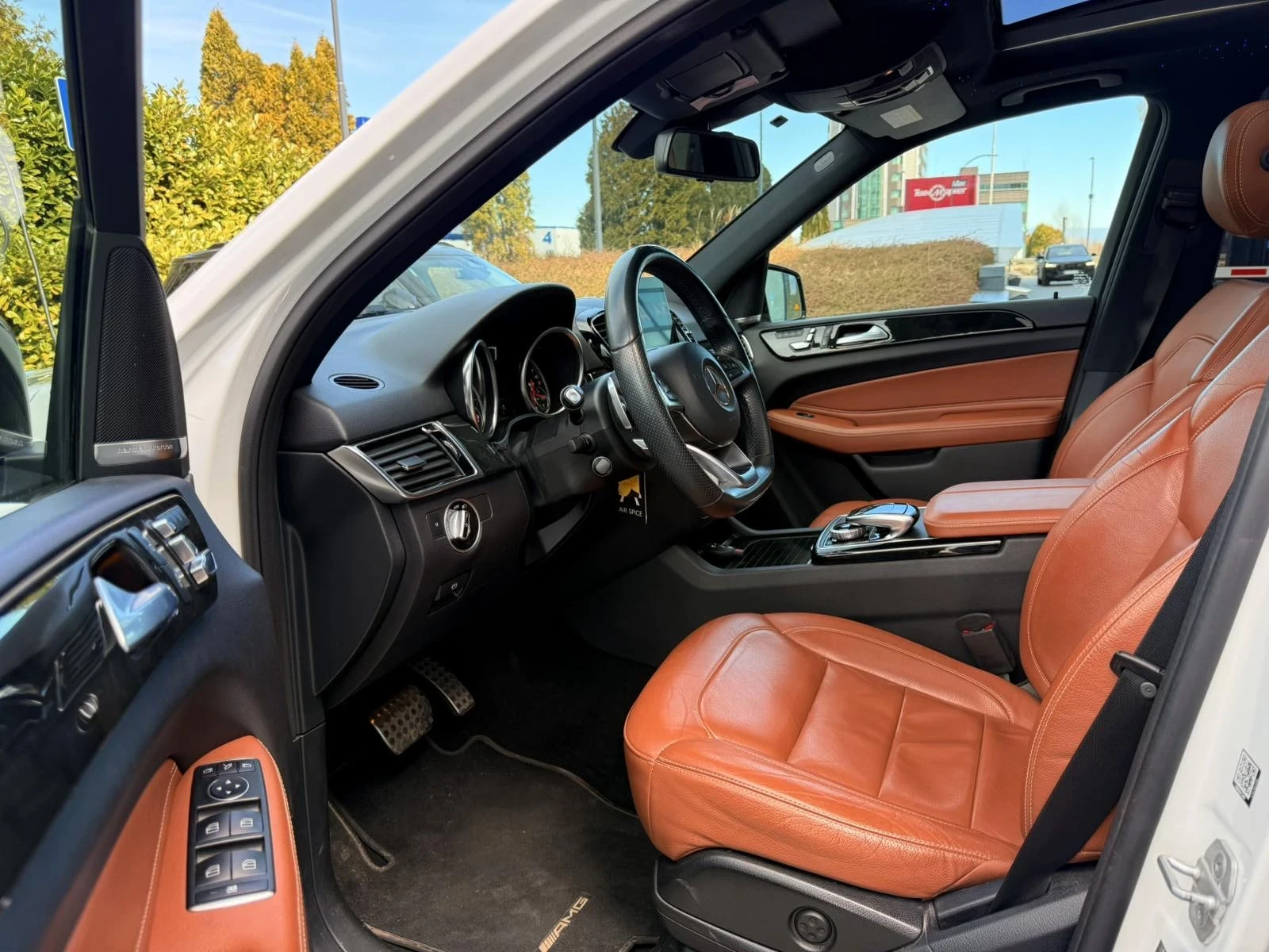 Mercedes-Benz GLE 43 AMG 43 AMG / Panorama /4Matic, снимка 8 - Автомобили и джипове - 56313354