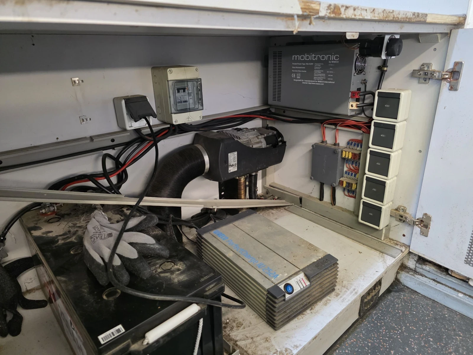 Mercedes-Benz Sprinter 2.7 CDI За Бързо Хранене или Магазин, снимка 10 - Бусове и автобуси - 53934248