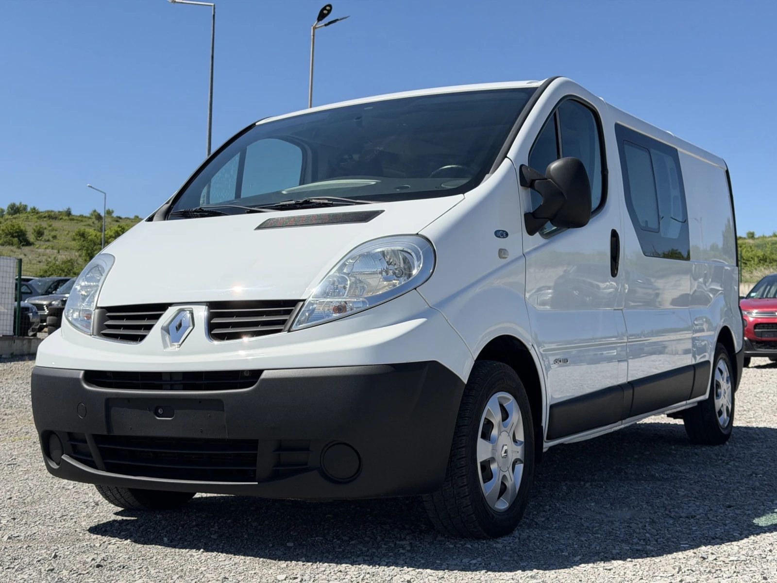 Renault Trafic 2.0d ЕВРО5B/6МЕСТА/БЕЗ РЪЖДА/ ДЪЛГА БАЗА