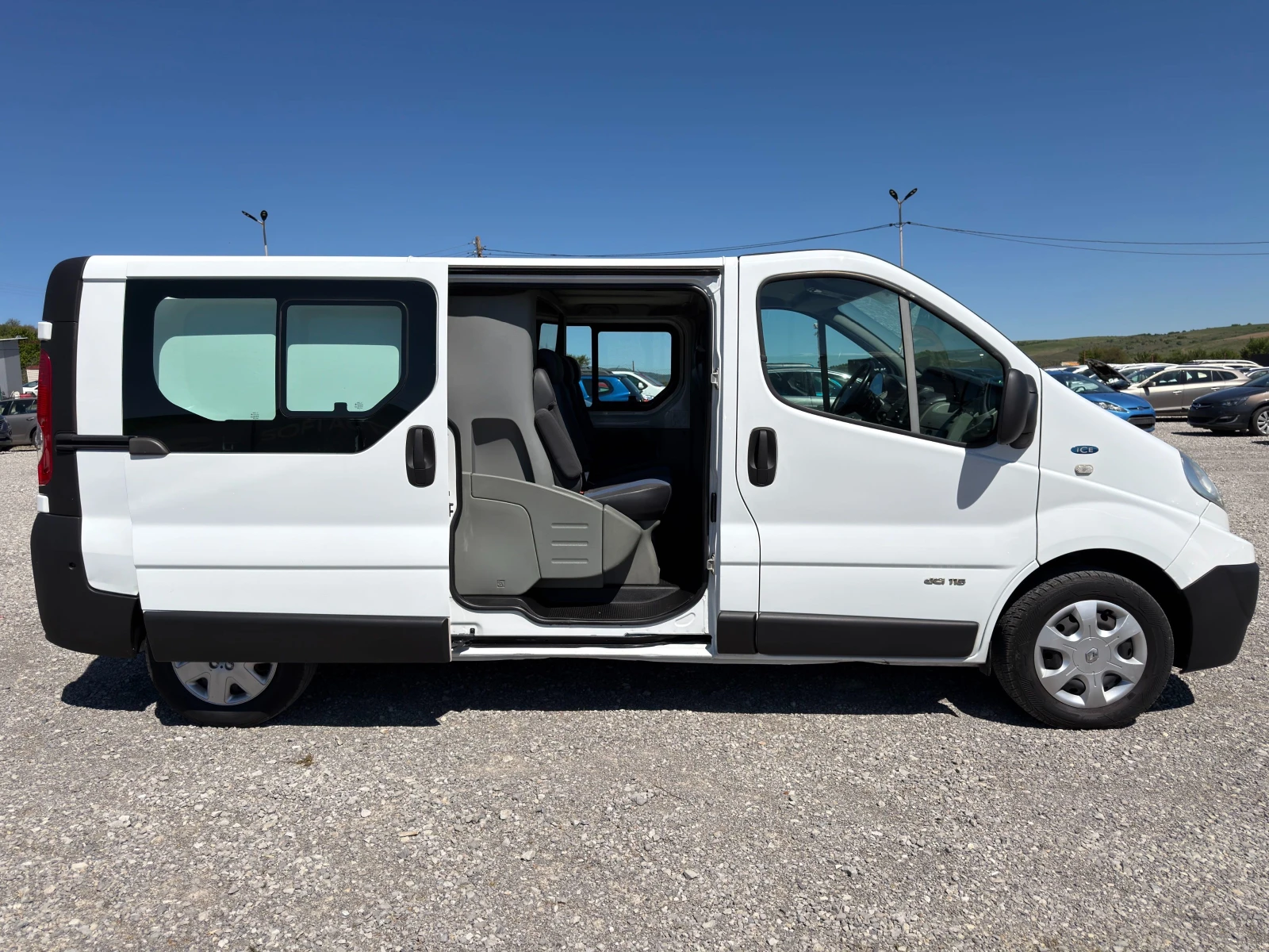 Renault Trafic 2.0d ЕВРО5B/6МЕСТА/БЕЗ РЪЖДА/ ДЪЛГА БАЗА, снимка 5 - Бусове и автобуси - 54595663