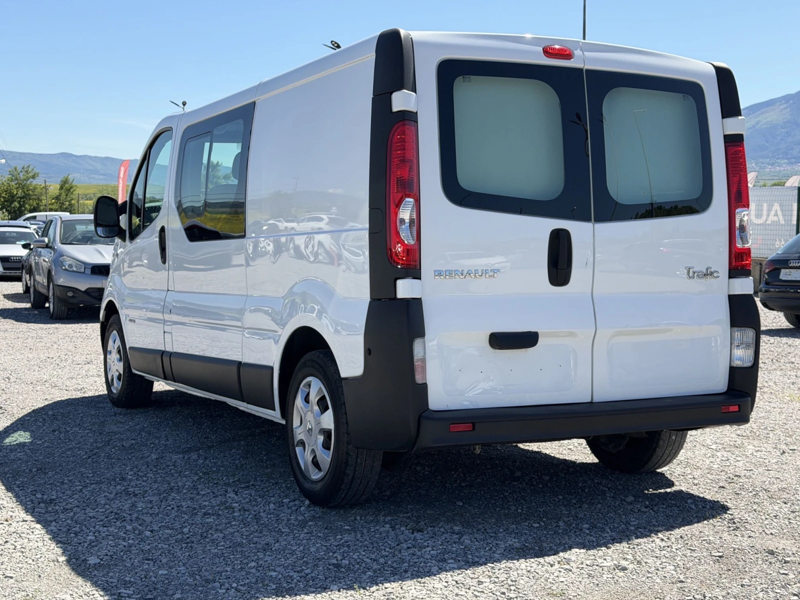 Renault Trafic 2.0d ЕВРО5B/6МЕСТА/БЕЗ РЪЖДА/ ДЪЛГА БАЗА, снимка 3 - Бусове и автобуси - 54595663