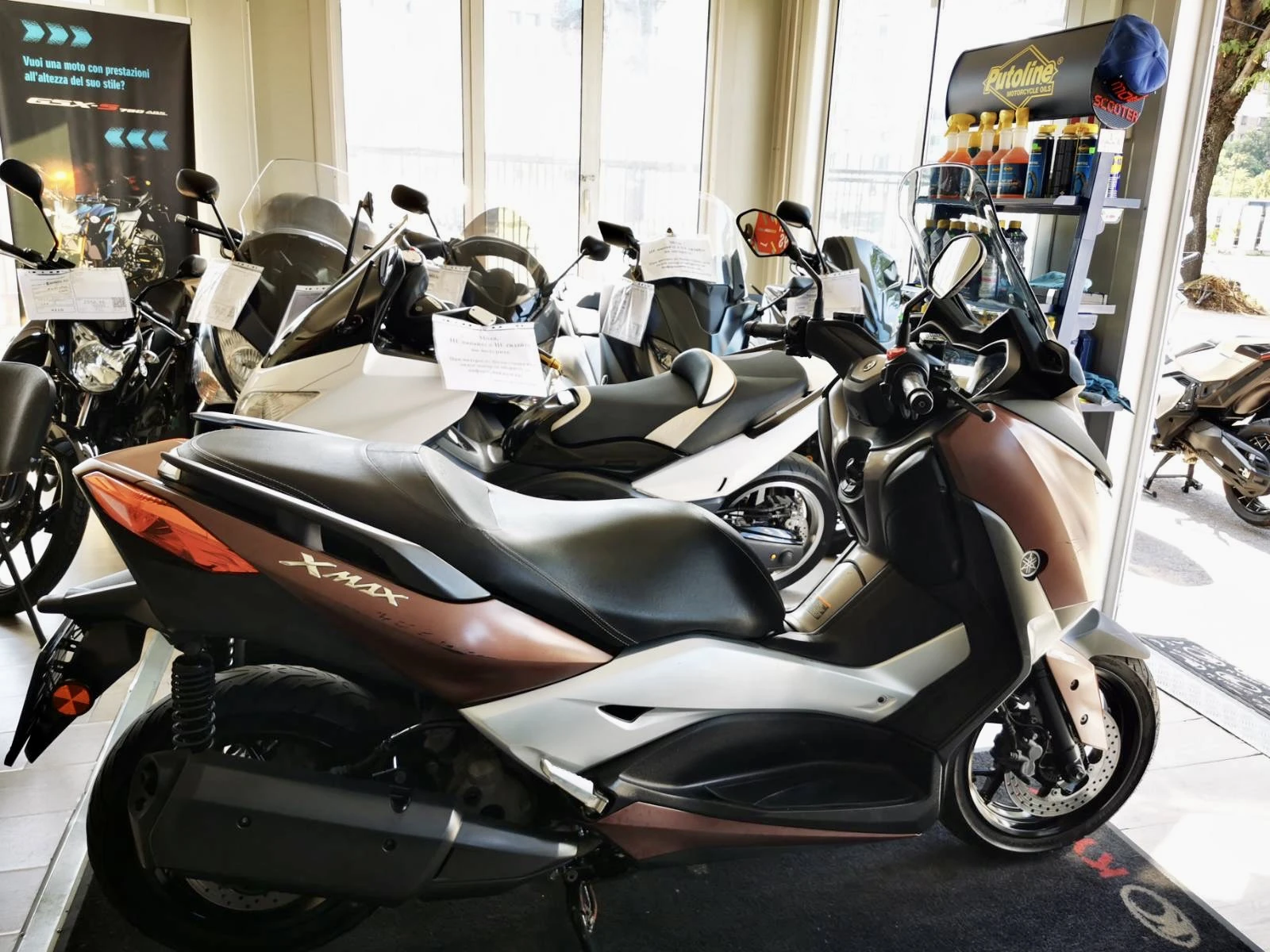 Yamaha X-max 300i ABS/TC/LED 06.2017г. - изображение 10