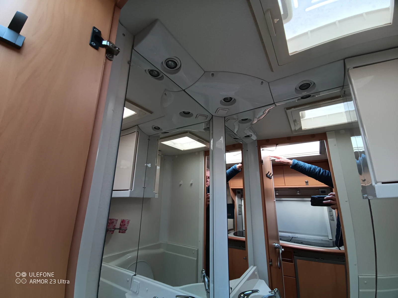 Каравана Cristall Moorea, снимка 11 - Каравани и кемпери - 53990510