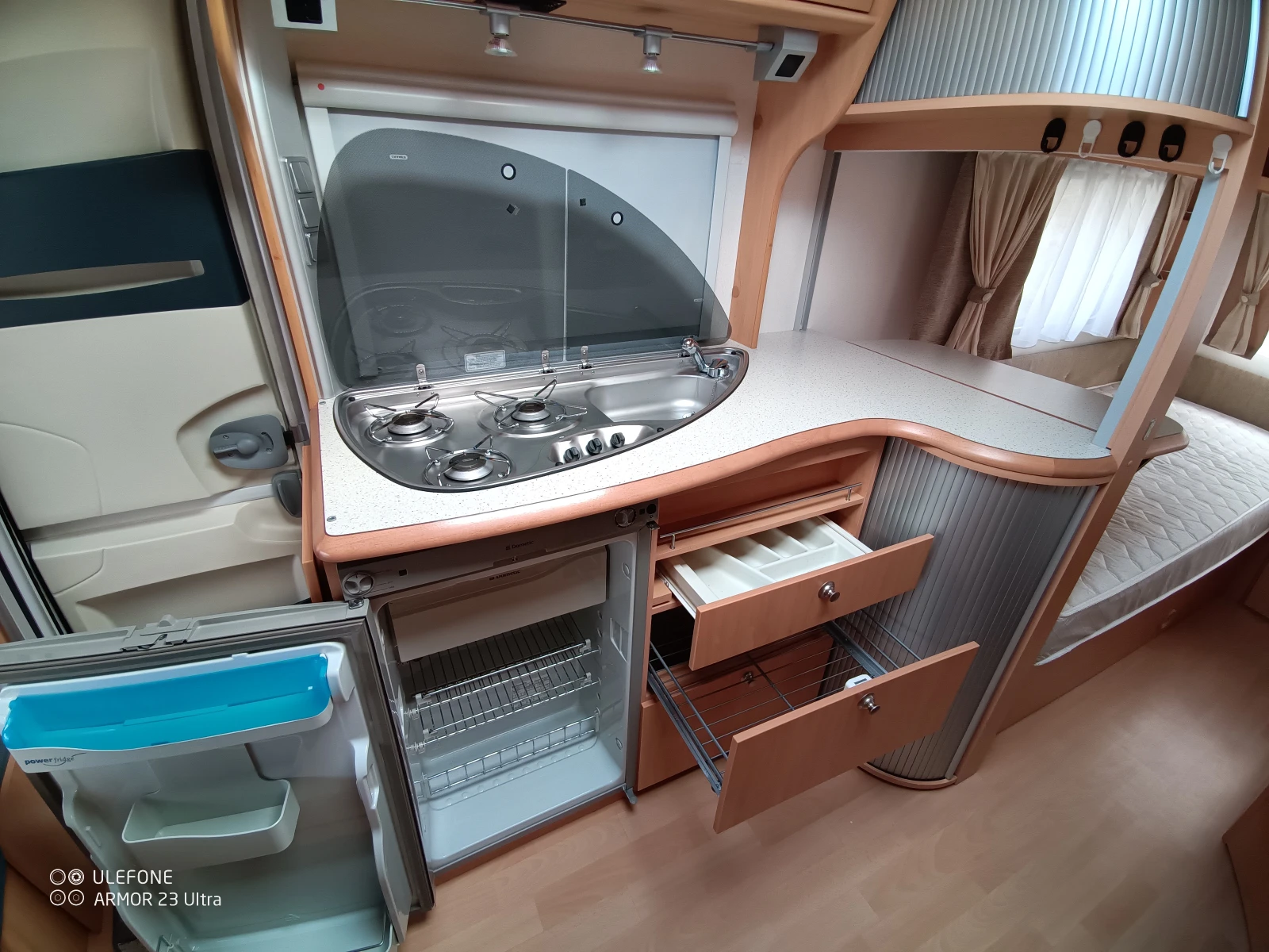 Каравана Cristall Moorea, снимка 8 - Каравани и кемпери - 53990510