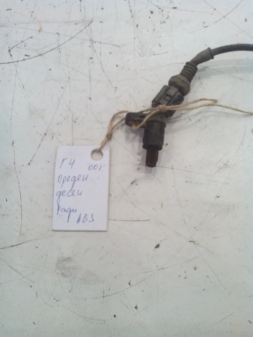 Преден десен абс датчик за голф 4 1.8т