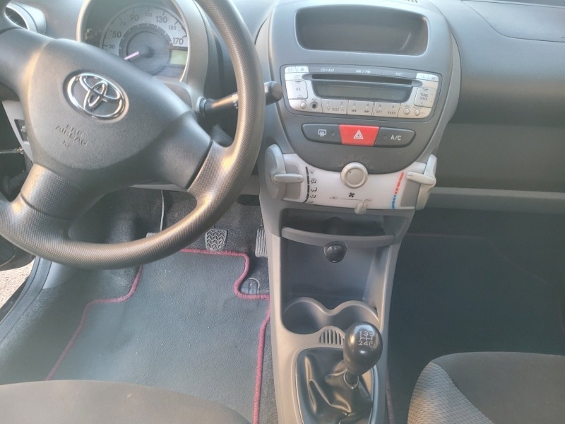Toyota Aygo, снимка 4 - Автомобили и джипове - 46156324