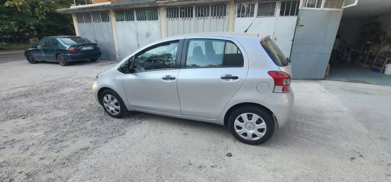 Toyota Yaris 1.4 D4D, снимка 4 - Автомобили и джипове - 47371373