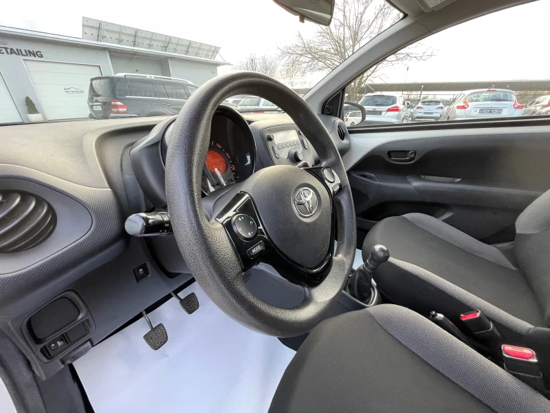 Toyota Aygo, снимка 14 - Автомобили и джипове - 48101725