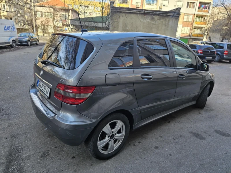 Mercedes-Benz B 180, снимка 2 - Автомобили и джипове - 48879461